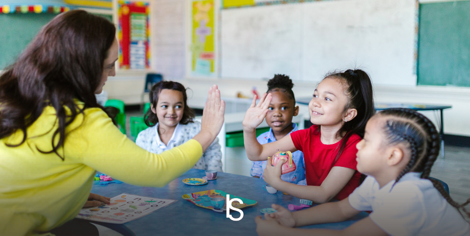 EDUCAR É INVESTIR NA SOCIEDADE
